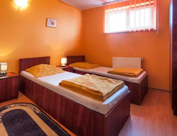 cameră dublă cu mic dejun inclus - Pensiunea BARCĂUL, județ Bihor - Crișana