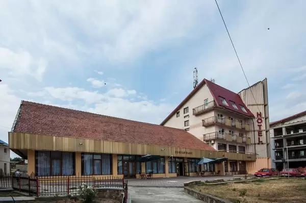 Cameră dublă pat matrimonial - Han Târgu Frumos - Han Târgu Frumos, județ Iași - Moldova