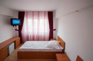Cameră dublă pat matrimonial - Han Târgu Frumos - Han Târgu Frumos, județ Iași - Moldova